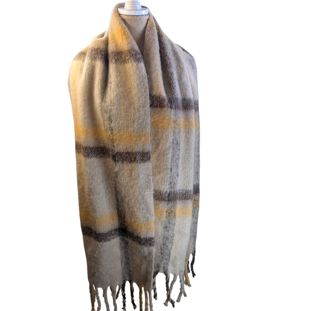 Steve Madden Plaid Scarf Shawl Fringe Tan Yellow Grey‎ Cozy Winter Warm Soft